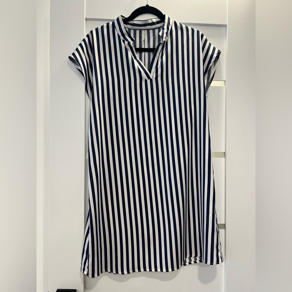 Bundle of 2 SHEIN Dresses Size L Navy Blue & Striped V-Neck Casual - Picture 6 of 6